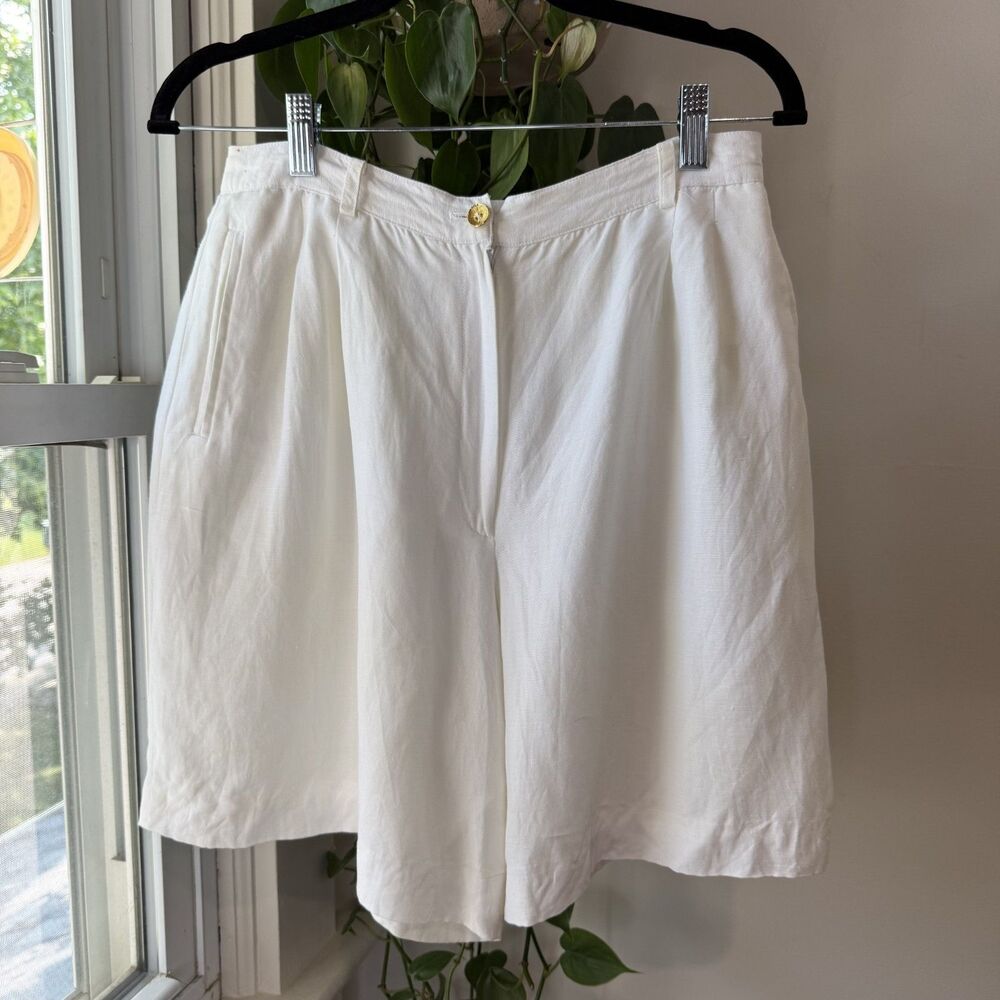 Vintage Bermuda Style White Linen Rayon Shorts | Lined Gold Toned Buttons